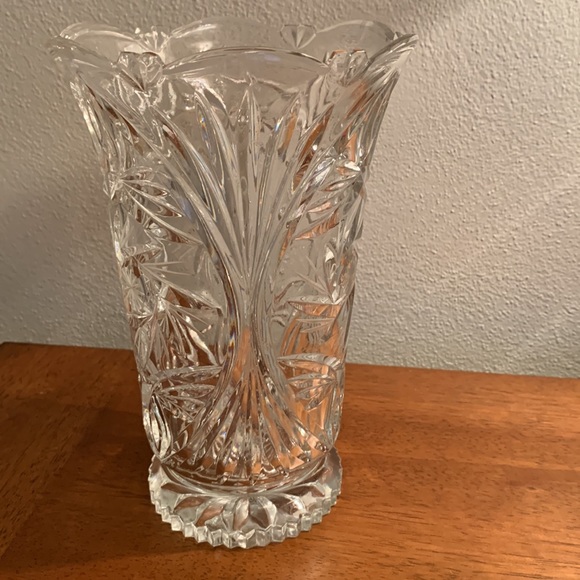 Large Vintage Cut Glass Vase - Picture 2 of 10